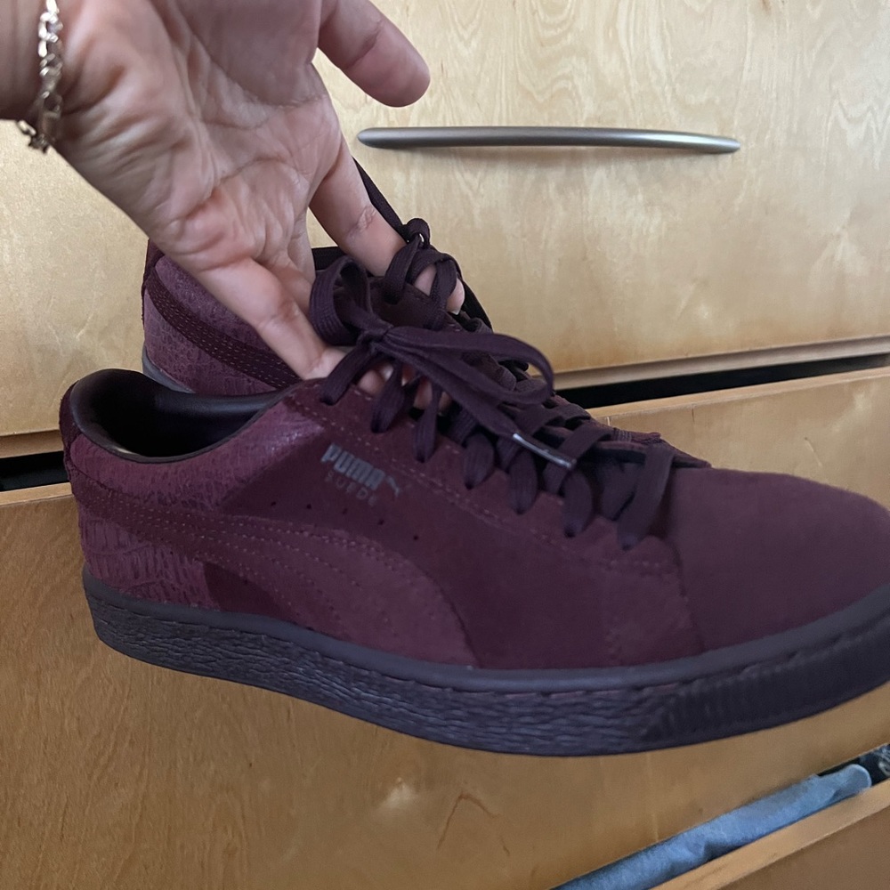 Women puma sneakers